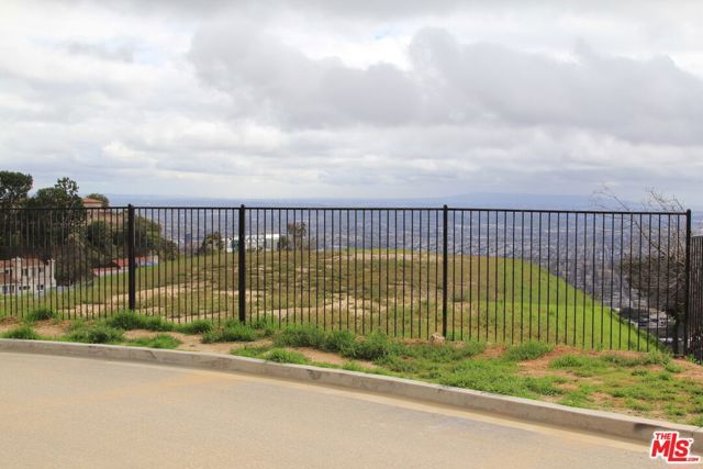 2381 Sunset Plaza Drive, Los Angeles, CA 90069