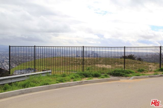 2381 Sunset Plaza Drive, Los Angeles, CA 90069