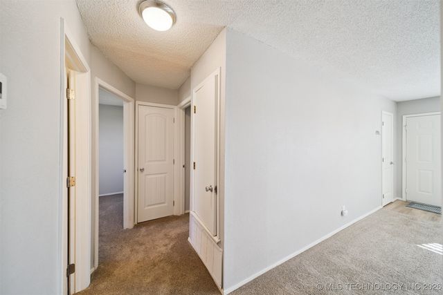 808 W 6th Street, Skiatook, OK 74070