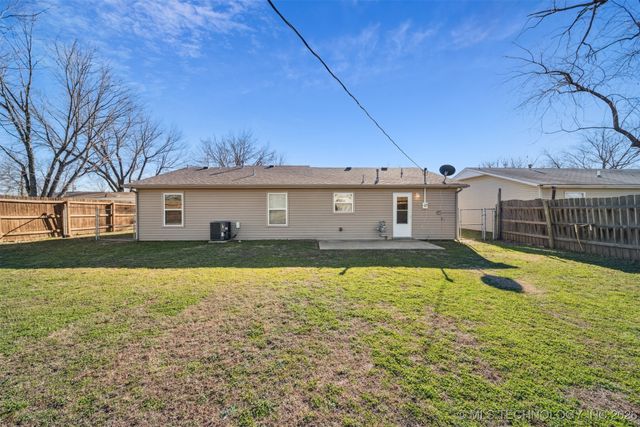 808 W 6th Street, Skiatook, OK 74070