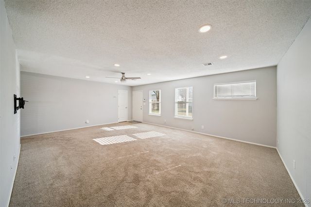 808 W 6th Street, Skiatook, OK 74070