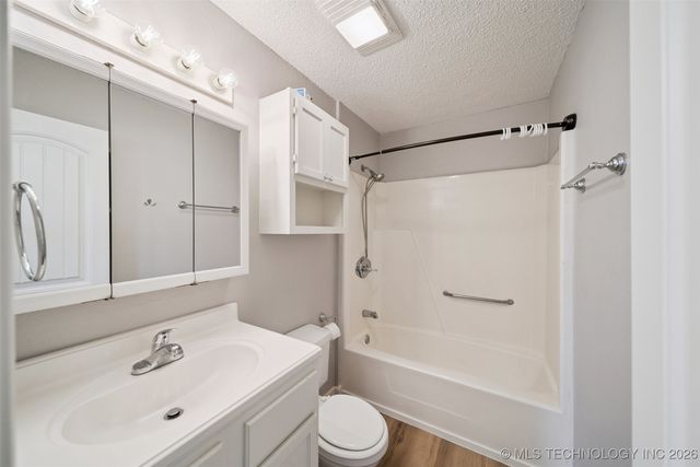 808 W 6th Street, Skiatook, OK 74070