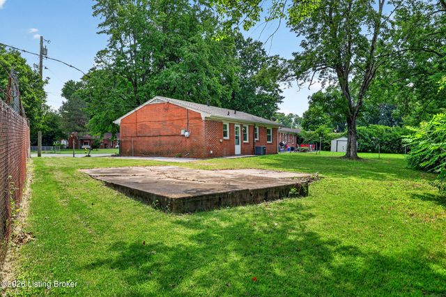 5402 Lagoona Dr, Louisville, KY 40219