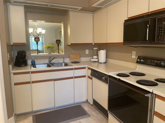 1247 S MARTIN LUTHER KING JR AVENUE D103, Clearwater, FL 33756