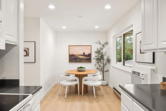 1070 Mercedes Avenue 24, Los Altos, CA 94022