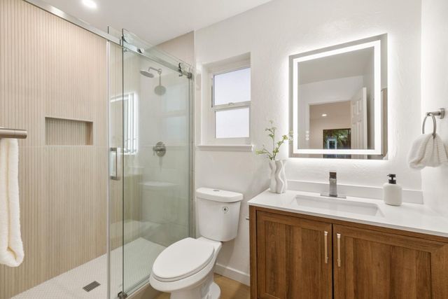 1070 Mercedes Avenue 24, Los Altos, CA 94022