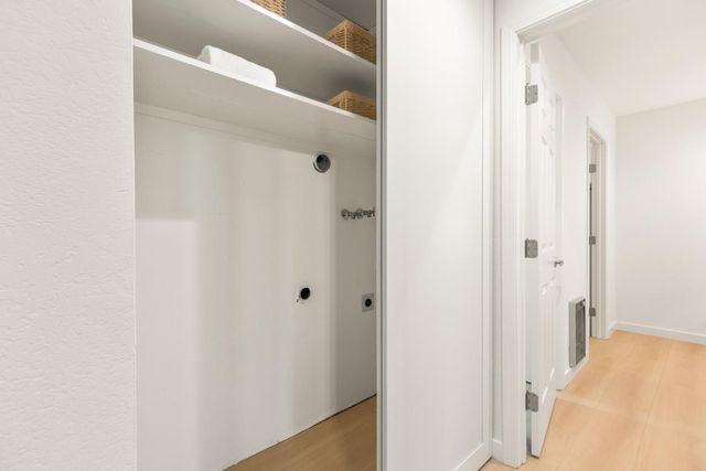 1070 Mercedes Avenue 24, Los Altos, CA 94022