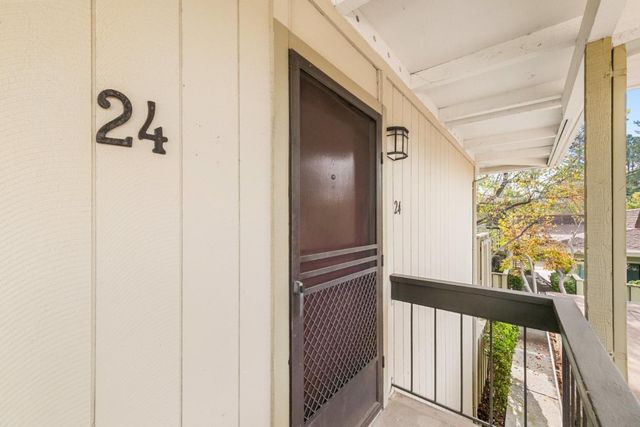 1070 Mercedes Avenue 24, Los Altos, CA 94022