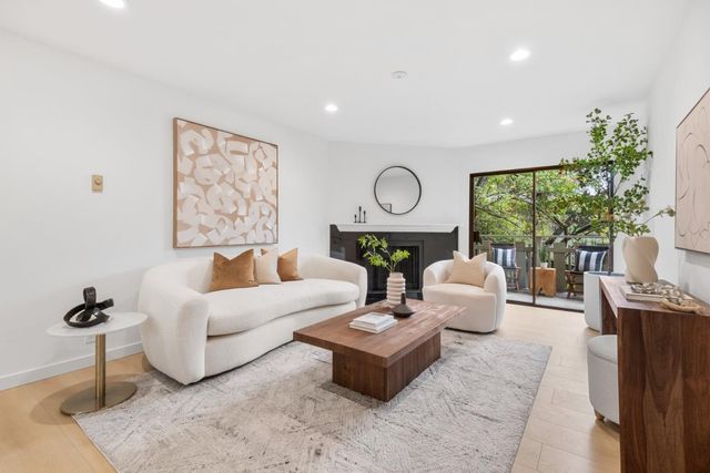 1070 Mercedes Avenue 24, Los Altos, CA 94022