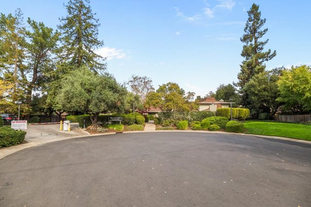 1070 Mercedes Avenue 24, Los Altos, CA 94022