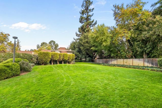 1070 Mercedes Avenue 24, Los Altos, CA 94022