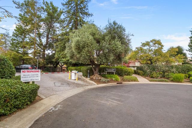 1070 Mercedes Avenue 24, Los Altos, CA 94022