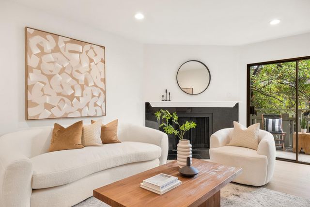 1070 Mercedes Avenue 24, Los Altos, CA 94022