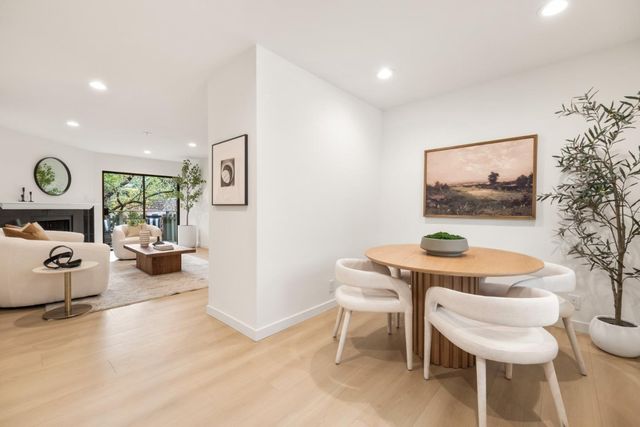 1070 Mercedes Avenue 24, Los Altos, CA 94022