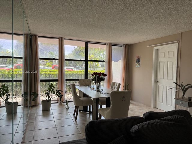 1000 Parkview Dr 107, Hallandale Beach, FL 33009