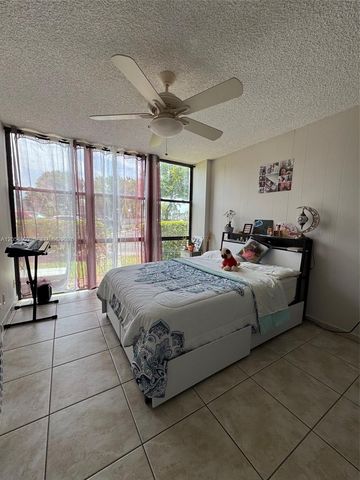 1000 Parkview Dr 107, Hallandale Beach, FL 33009