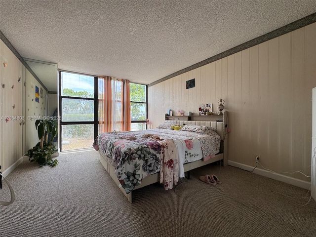 1000 Parkview Dr 107, Hallandale Beach, FL 33009