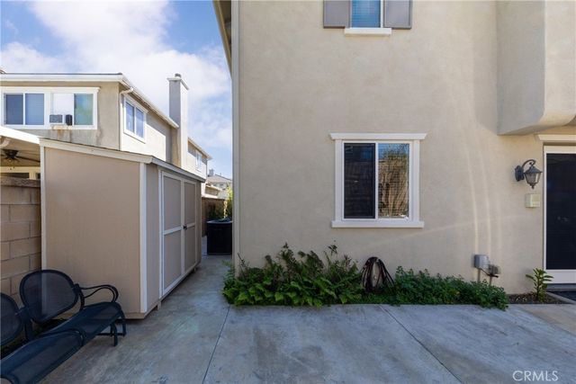 15686 Iron Spring Lane, Fontana, CA 92336