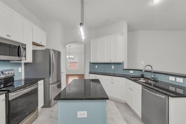 517 Highmoor Court, Oak Point, TX 75068