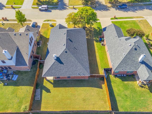 517 Highmoor Court, Oak Point, TX 75068