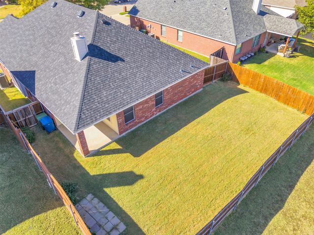 517 Highmoor Court, Oak Point, TX 75068