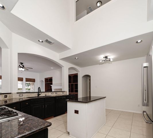 14 Cordella, The Woodlands, TX 77382