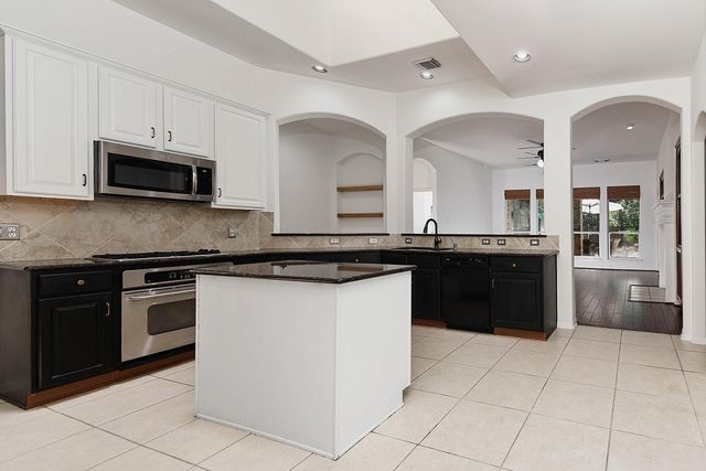 14 Cordella, The Woodlands, TX 77382