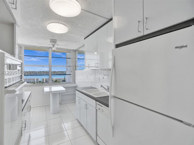 18071 BISCAYNE BLVD 1701, Aventura, FL 33160