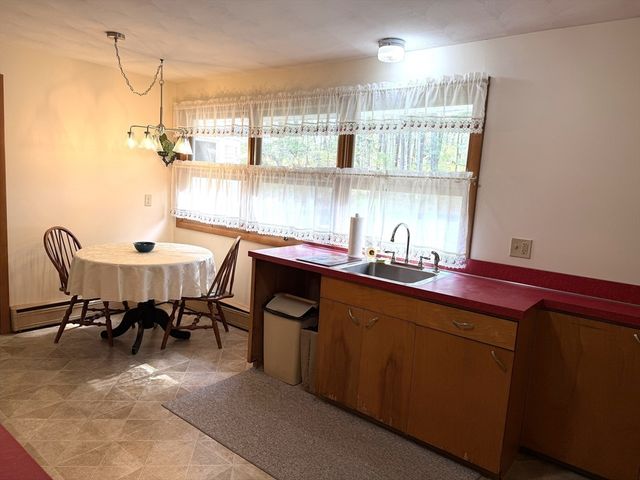 34 Bassett Road, Holyoke, MA 01040