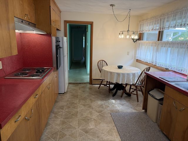 34 Bassett Road, Holyoke, MA 01040