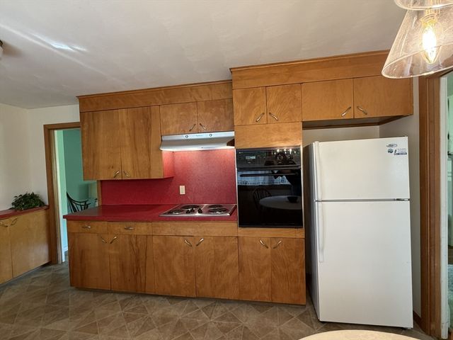 34 Bassett Road, Holyoke, MA 01040