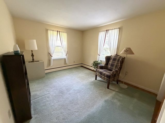 34 Bassett Road, Holyoke, MA 01040