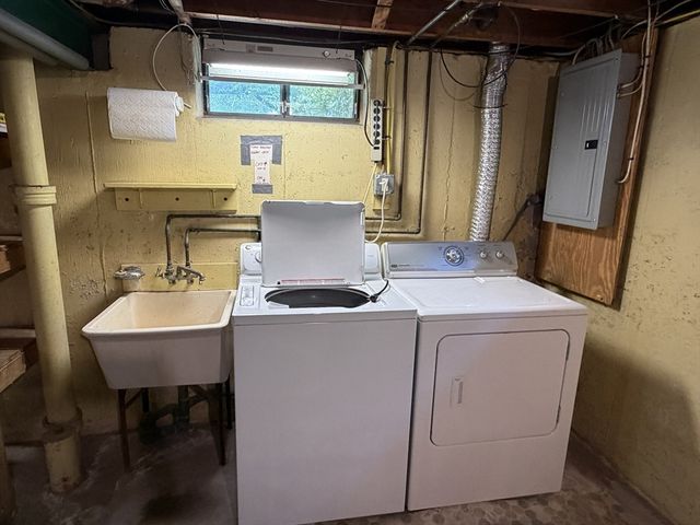 34 Bassett Road, Holyoke, MA 01040