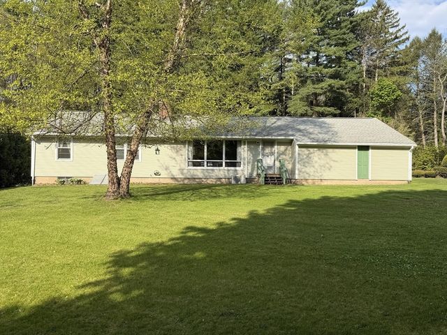 34 Bassett Road, Holyoke, MA 01040