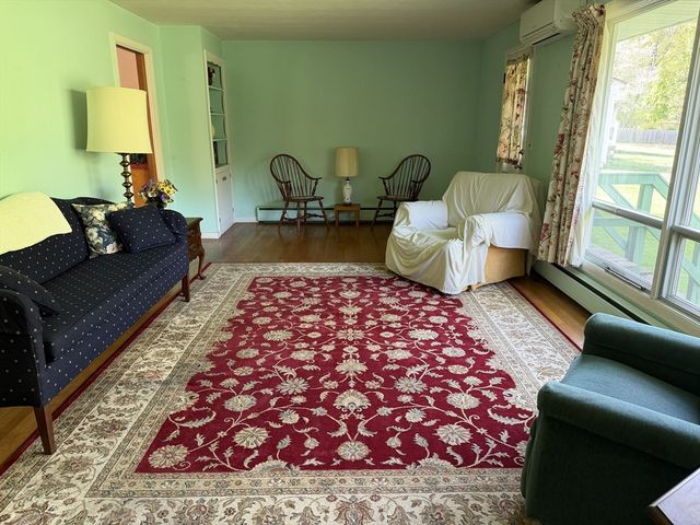 34 Bassett Road, Holyoke, MA 01040