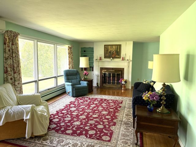 34 Bassett Road, Holyoke, MA 01040