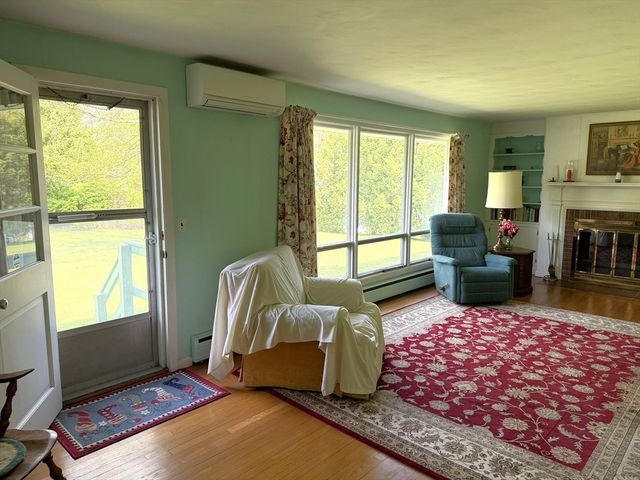 34 Bassett Road, Holyoke, MA 01040