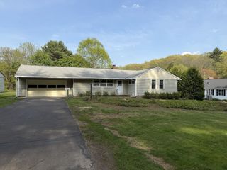 34 Bassett Road, Holyoke, MA 01040