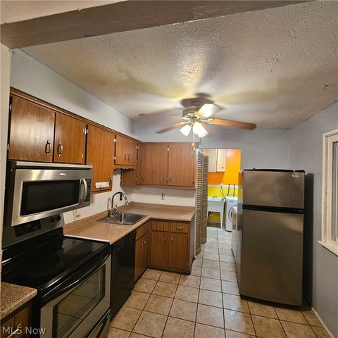 6280 Eldridge Boulevard, Bedford Heights, OH 44146