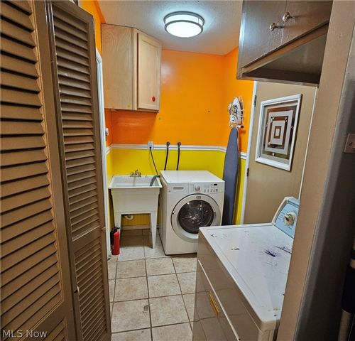 6280 Eldridge Boulevard, Bedford Heights, OH 44146