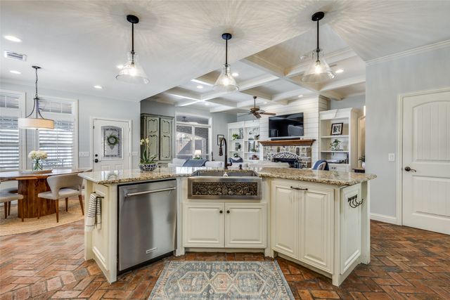 523 S Dallas Street, Van Alstyne, TX 75495