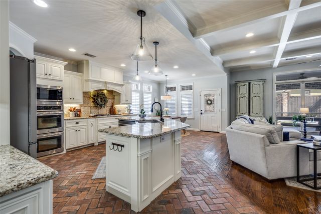 523 S Dallas Street, Van Alstyne, TX 75495