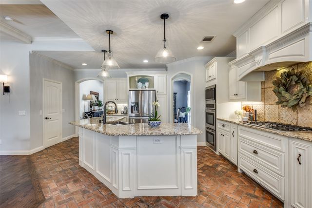 523 S Dallas Street, Van Alstyne, TX 75495