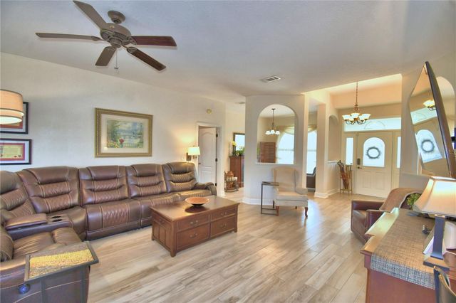 112 WATERVIEW CIRCLE, Auburndale, FL 33823