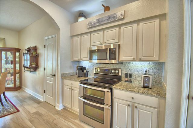112 WATERVIEW CIRCLE, Auburndale, FL 33823