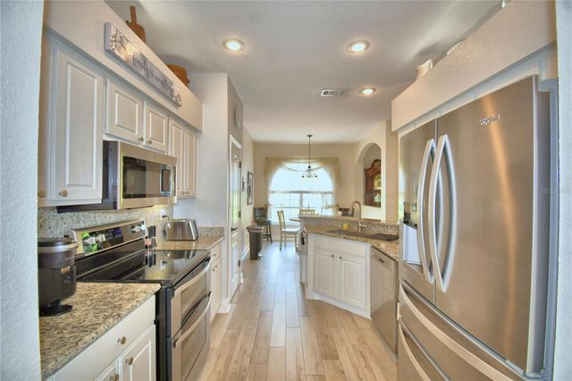 112 WATERVIEW CIRCLE, Auburndale, FL 33823
