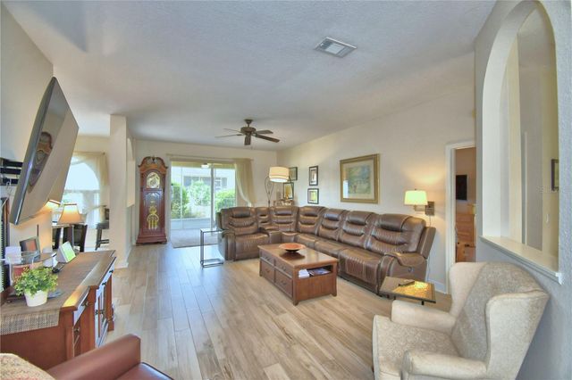 112 WATERVIEW CIRCLE, Auburndale, FL 33823