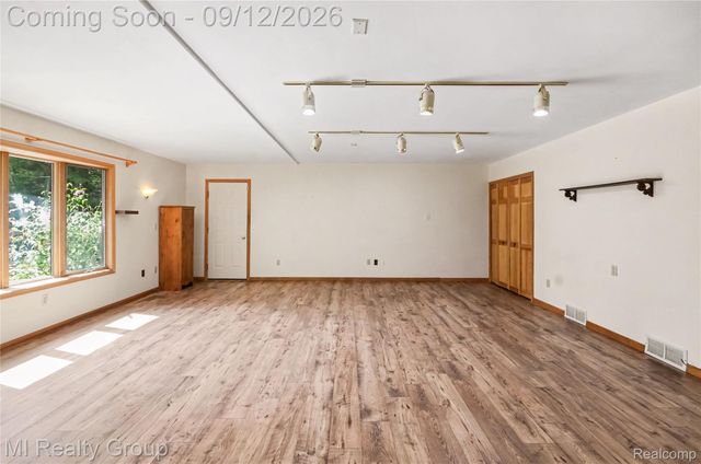 11471 31 Mile Road, Washington Township, MI 48095
