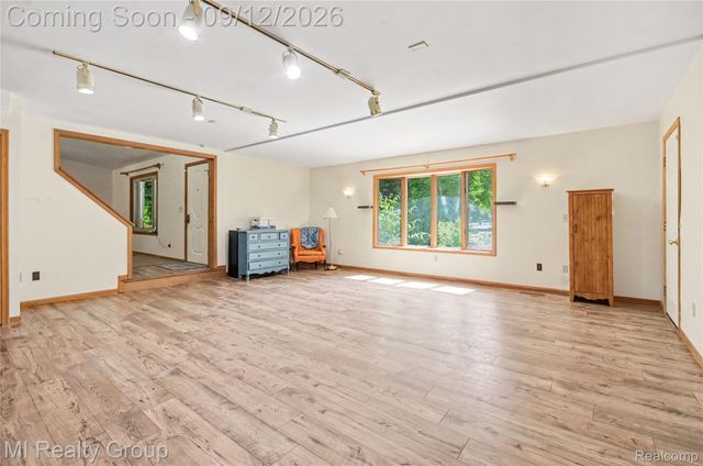 11471 31 Mile Road, Washington Township, MI 48095