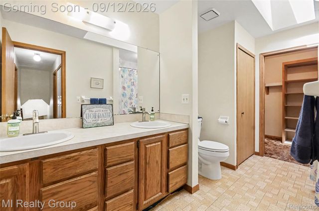 11471 31 Mile Road, Washington Township, MI 48095